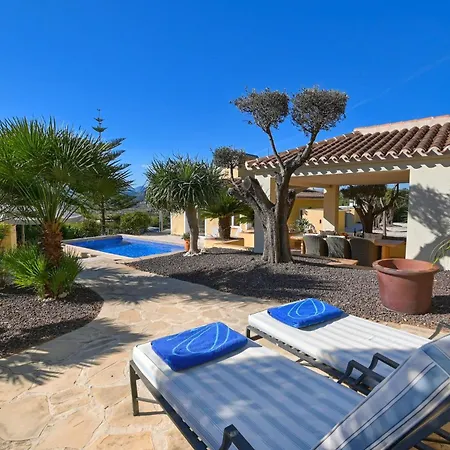 El Elefante By Aguilarent Willa *